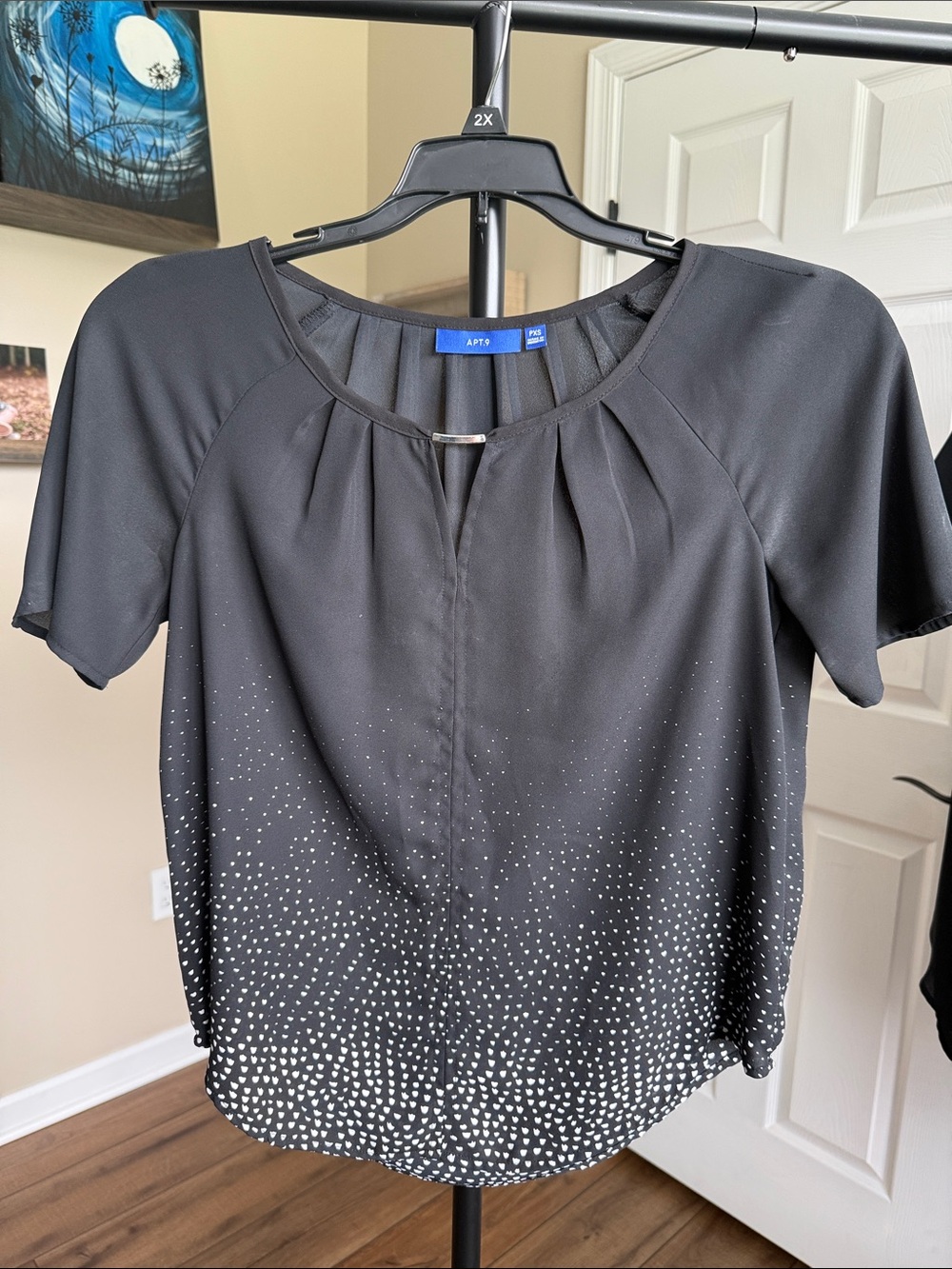 Apt 9 Short Sleeved Black Scoop neck Blouse